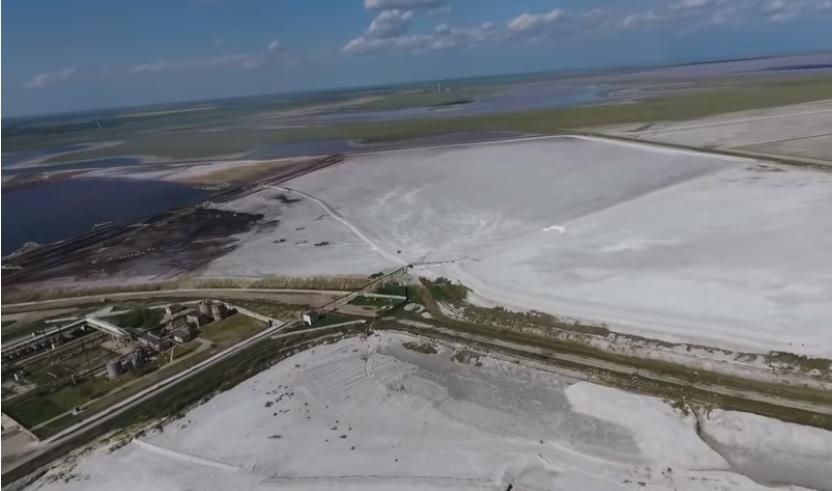 Екологічну катастрофу в Криму показали з висоти: шокуюче відео