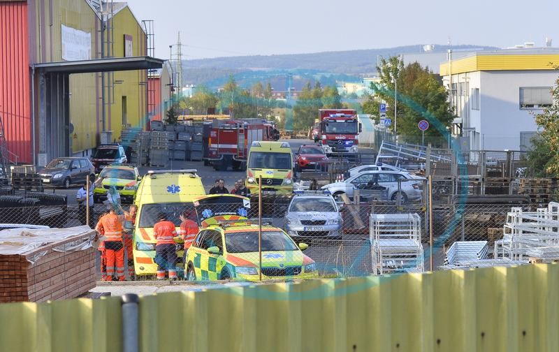 В Чехии вертолет упал на склад: есть жертвы