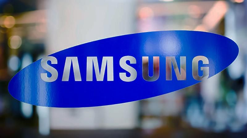 Samsung продемонстрировала концепт гибкого смартфона Galaxy X еще 5 лет назад Samsung продемонстрировала концепт гибкого смартфона Galaxy X еще 5 лет назад