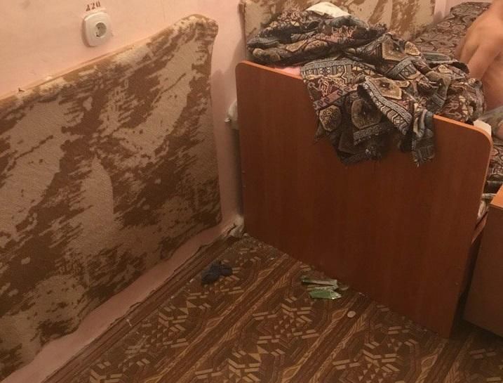 "Вокруг грязь и тараканы": в сети показали, куда отправили детей с Армянска "Вокруг грязь и тараканы": в сети показали, куда отправили детей с Армянска