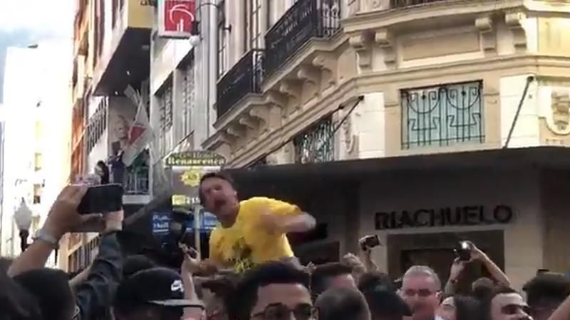 В Бразилии кандидата в президенты ранили ножом во время встречи с избирателями В Бразилии кандидата в президенты ранили ножом во время встречи с избирателями