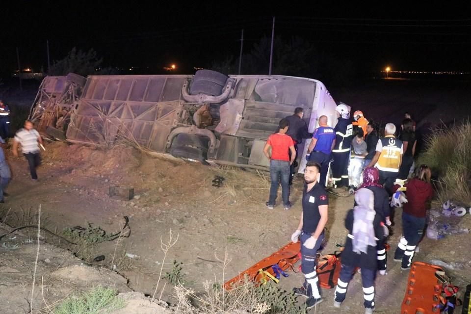 В Турции произошло жуткое ДТП, есть жертвы и десятки раненых: фото 18+