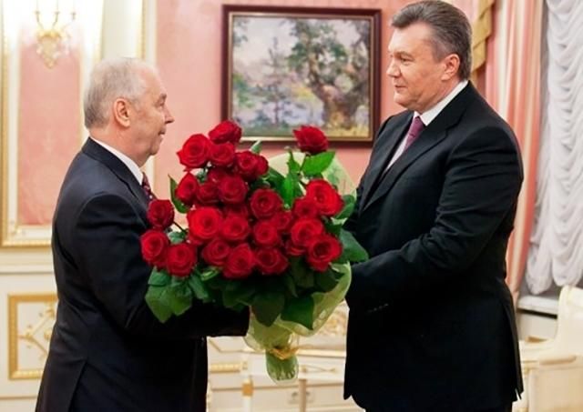 Близкого соратника Януковича поймали на фото на рынке в Киеве Близкого соратника Януковича поймали на фото на рынке в Киеве