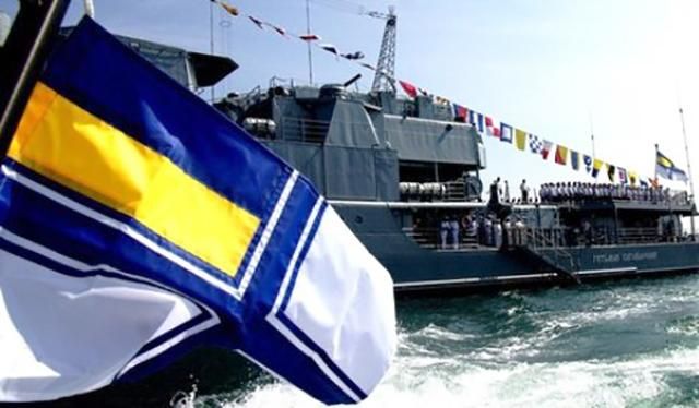 Україна перекидає в Азовське море військові катери: фото Україна перекидає в Азовське море військові катери: фото