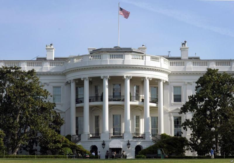 Никаких телефонов: в Белом доме из-за утечки информации ввели новые ограничения