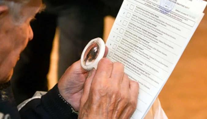 "Досить виборів за законом Януковича": тисячі мітингувальників вийшли на вулиці Києва "Досить виборів за законом Януковича": тисячі мітингувальників вийшли на вулиці Києва