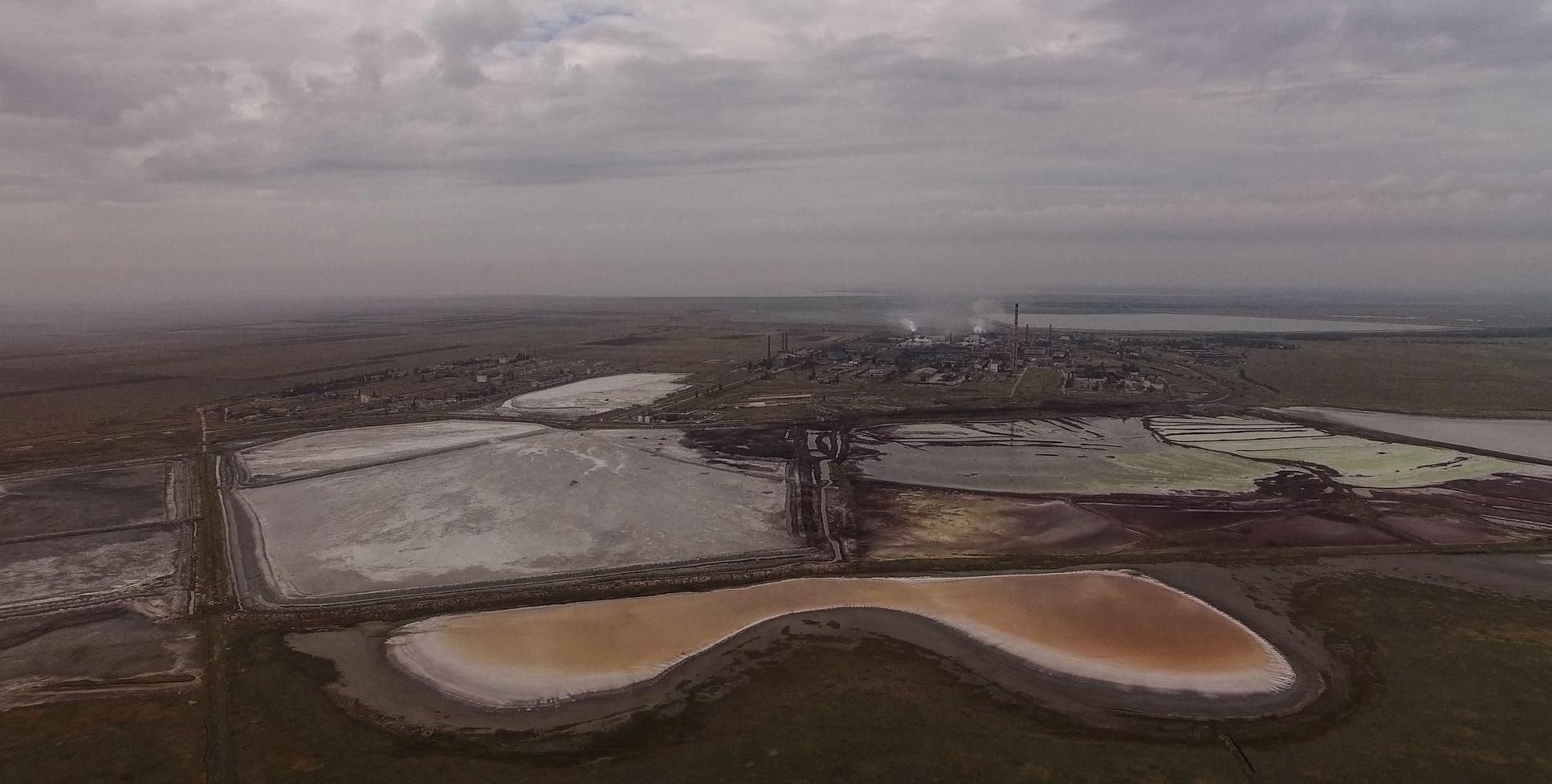 Хімвикид в Армянську: у мережі з'явились моторошні фото сумнозвісного заводу "Титан" Хімвикид в Армянську: у мережі з'явились моторошні фото сумнозвісного заводу "Титан"