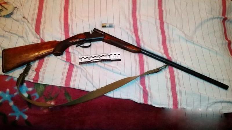 На Закарпатье мужчина стрелял из ружья в сотрудников облэнерго На Закарпатье мужчина стрелял из ружья в сотрудников облэнерго