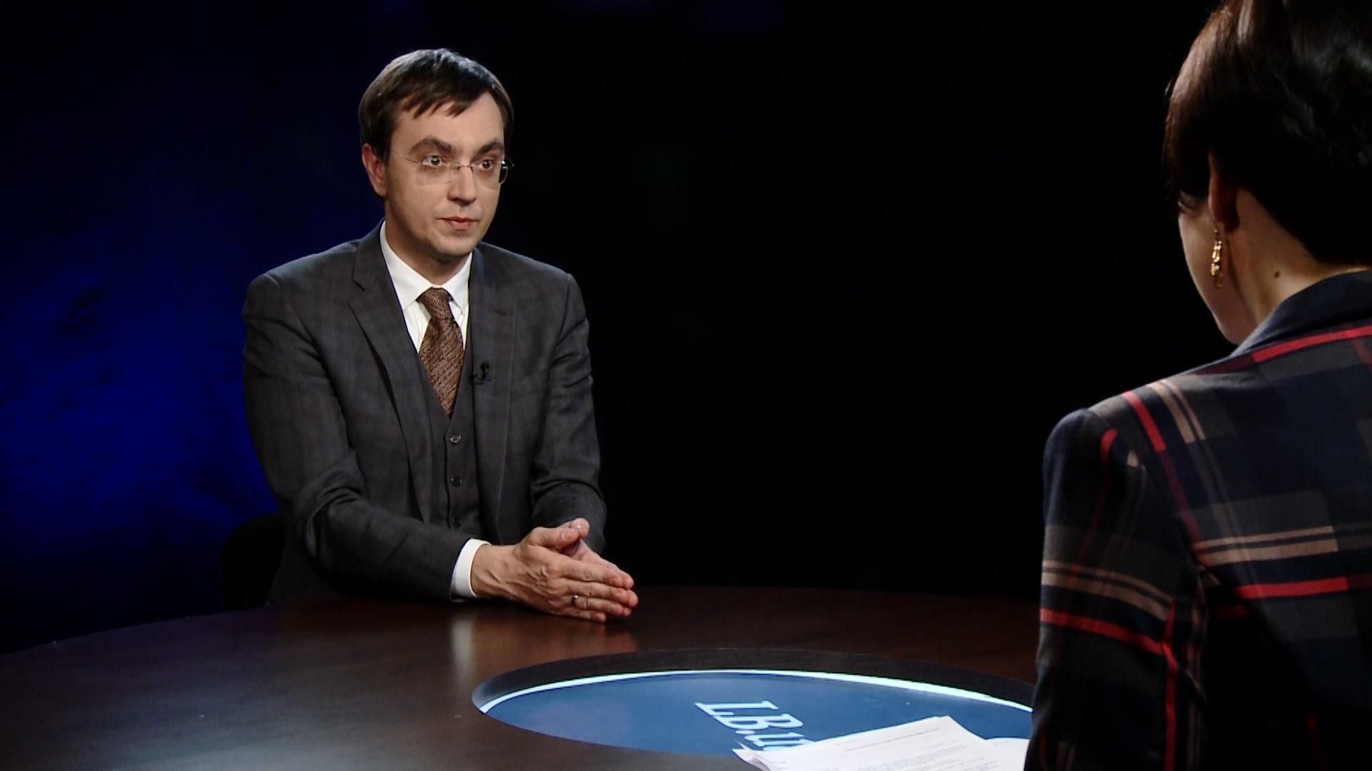 Омелян спростував висунуті йому звинувачення і заявив про "співпрацю НАБУ з політиками" Омелян спростував висунуті йому звинувачення і заявив про "співпрацю НАБУ з політиками"