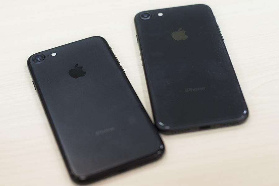 Літня жінка намагалася пронести через український кордон близько 50 смартфонів: фото Літня жінка намагалася пронести через український кордон близько 50 смартфонів: фото