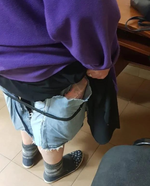 Українка намагалася пронести через кордон близько 50 смартфонів Українка намагалася пронести через кордон близько 50 смартфонів