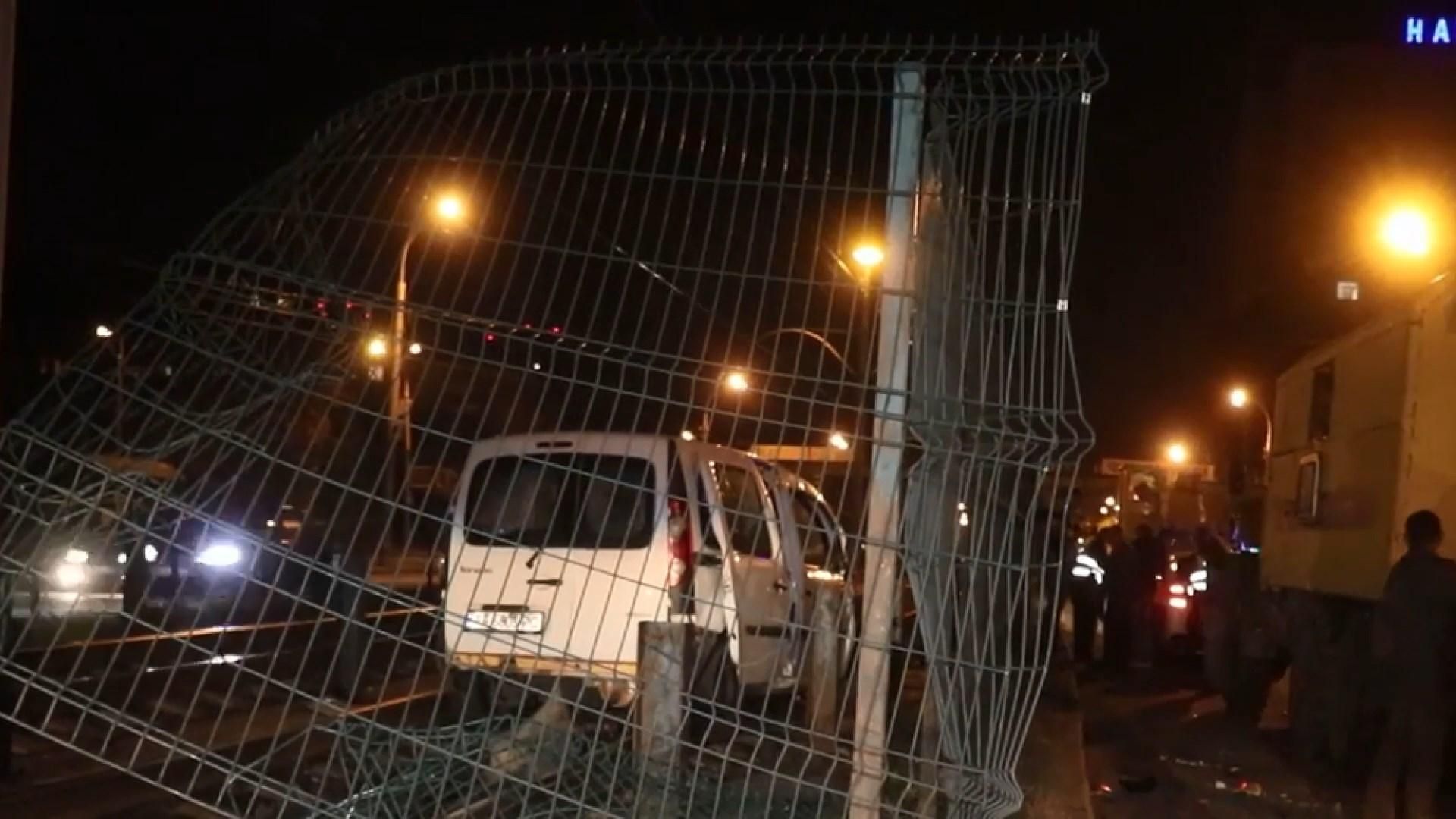 П'яний таксист у Києві в'їхав в маршрутку: відео