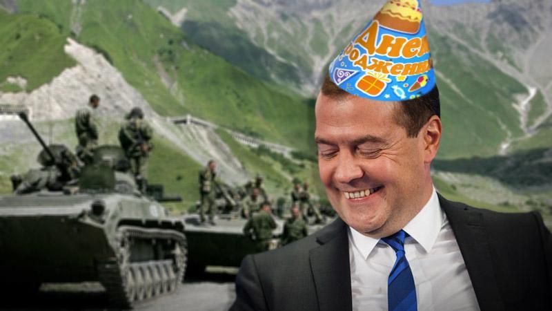 Мініатюрний друг Путіна: топ-факти про Медведєва Мініатюрний друг Путіна: топ-факти про Медведєва