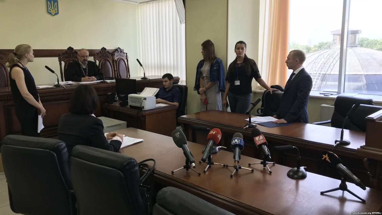 Суд відклав розгляд апеляції Седлецької щодо дозволу на доступ ГПУ до її телефону Суд відклав розгляд апеляції Седлецької щодо дозволу на доступ ГПУ до її телефону