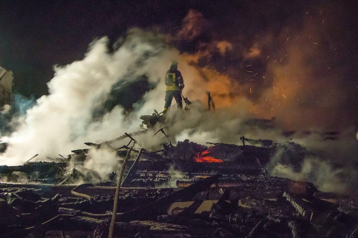 Пожежа у "Вікторії" і отруєння у "Славутичі": як "зливають" справи, хоч на кону – життя дітей - 14 сентября 2018 - Телеканал новостей 24 Пожежа у "Вікторії" і отруєння у "Славутичі": як "зливають" справи, хоч на кону – життя дітей - 14 сентября 2018 - Телеканал новостей 24