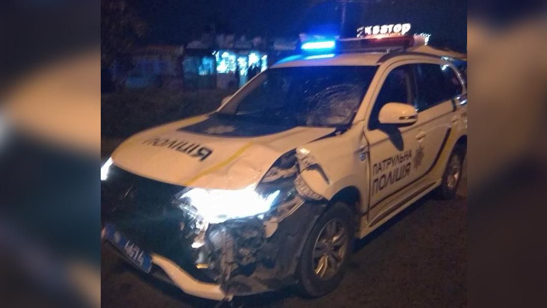 Врач "скорой" приехал на вызов пьяным: детали ДТП в Черновцах с участием полиции