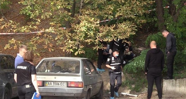 Ужасная находка: в Киеве обнаружили мертвого младенца в подарочном пакете Ужасная находка: в Киеве обнаружили мертвого младенца в подарочном пакете