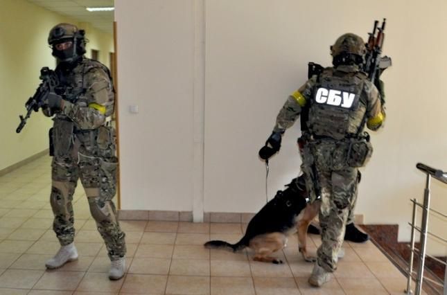 Підозрюють у продажі дипломів іноземцям: СБУ проводить обшуки в запорізькому ВНЗ Підозрюють у продажі дипломів іноземцям: СБУ проводить обшуки в запорізькому ВНЗ