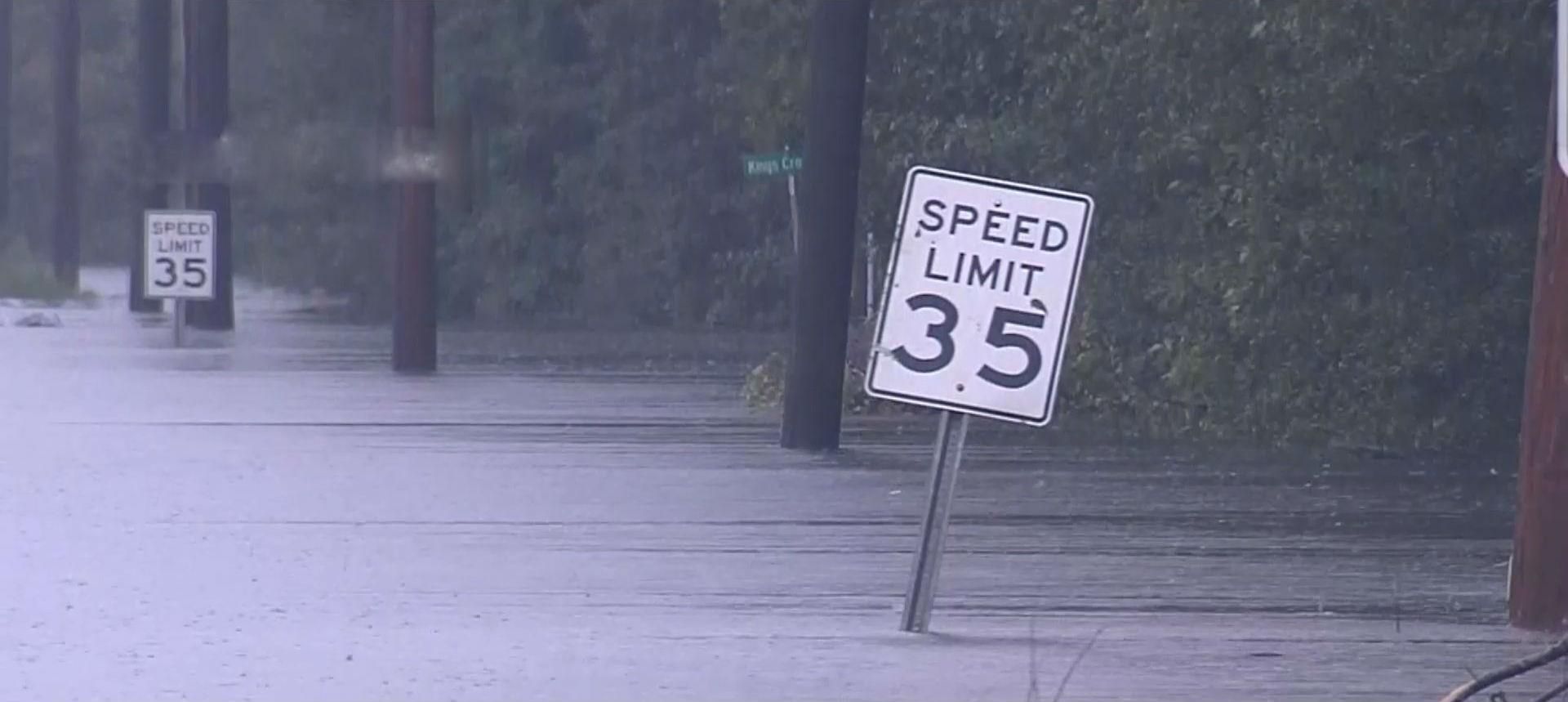 У США зросла кількість загиблих від урагану "Флоренс" У США зросла кількість загиблих від урагану "Флоренс"