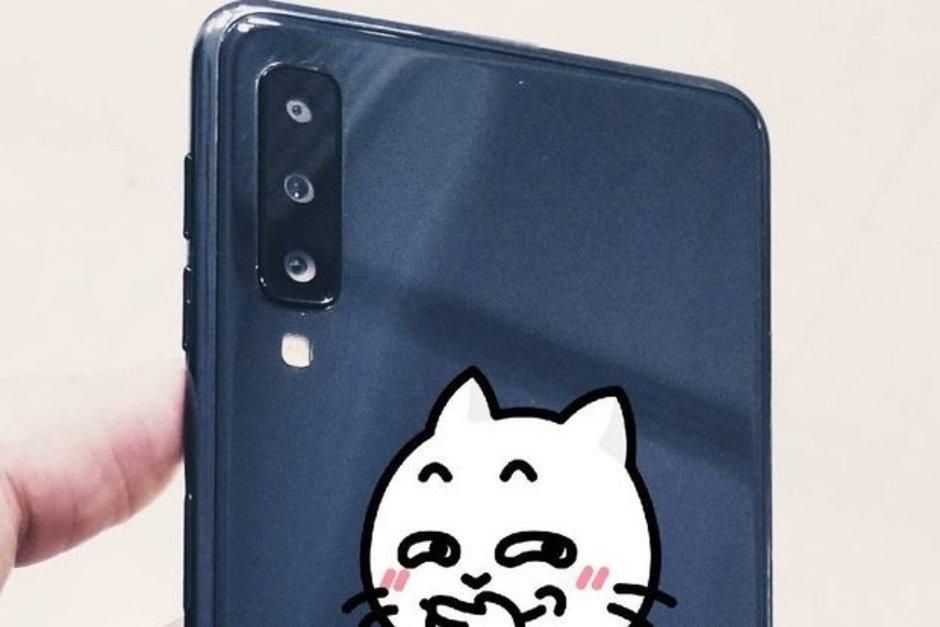 Samsung Galaxy A7 с тройной камерой: первые фото смартфона Samsung Galaxy A7 с тройной камерой: первые фото смартфона