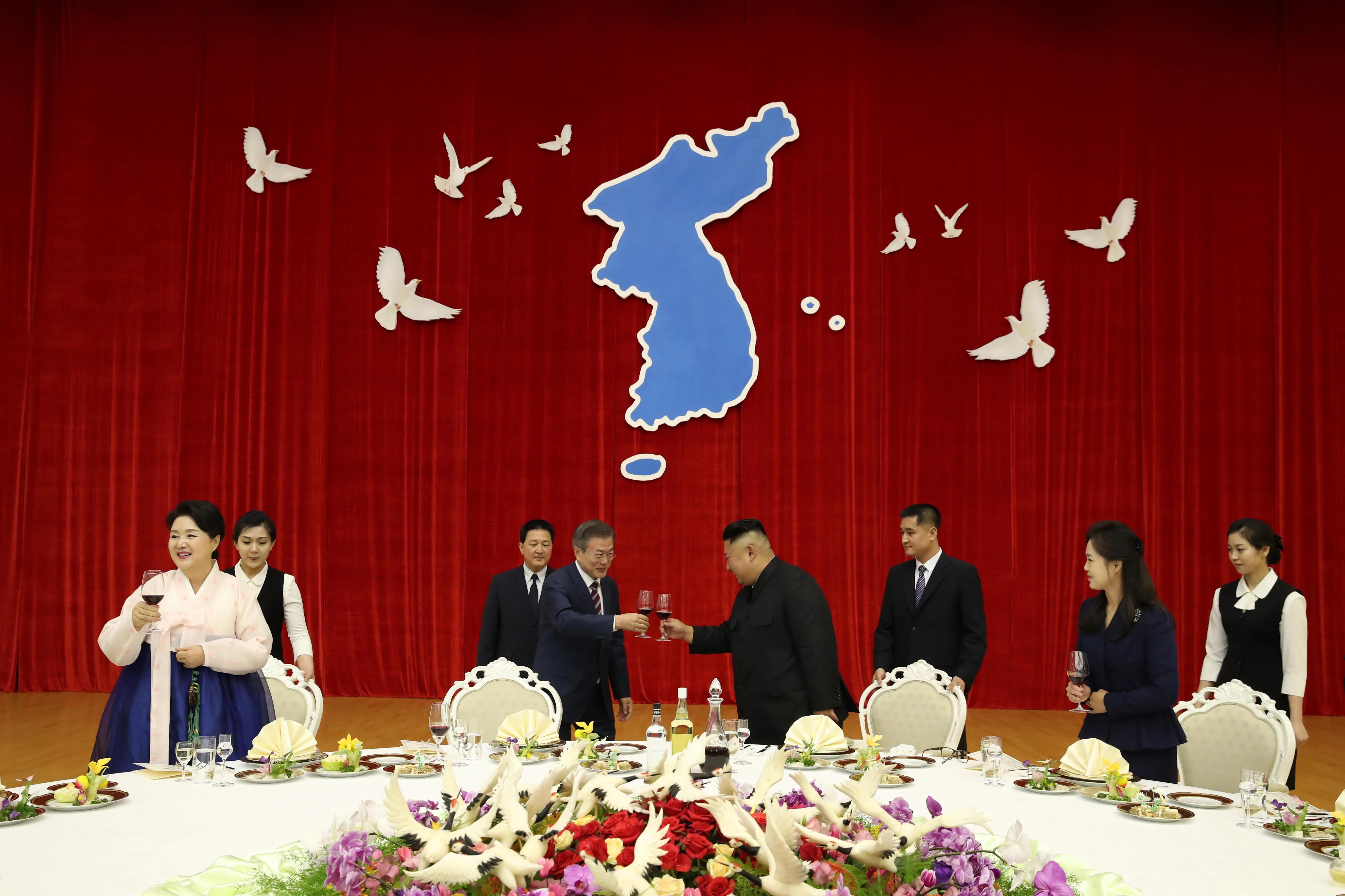 КНДР, Південна Корея, Корея, мир, політика, Кім Чен Ин, ун Чже Іном.
