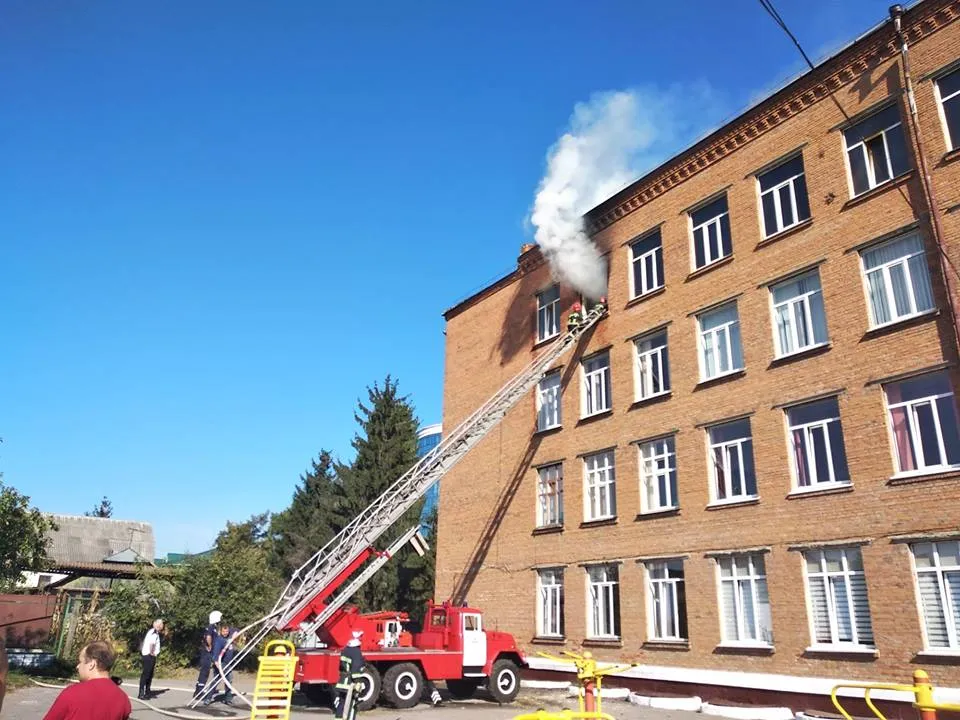 Пожежа Хмельницький школа фото відео ДСНС