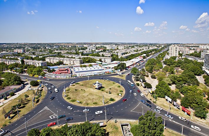 Мешканці Сімферополя панікують через звуки вибухів: окупанти прокоментували інцидент