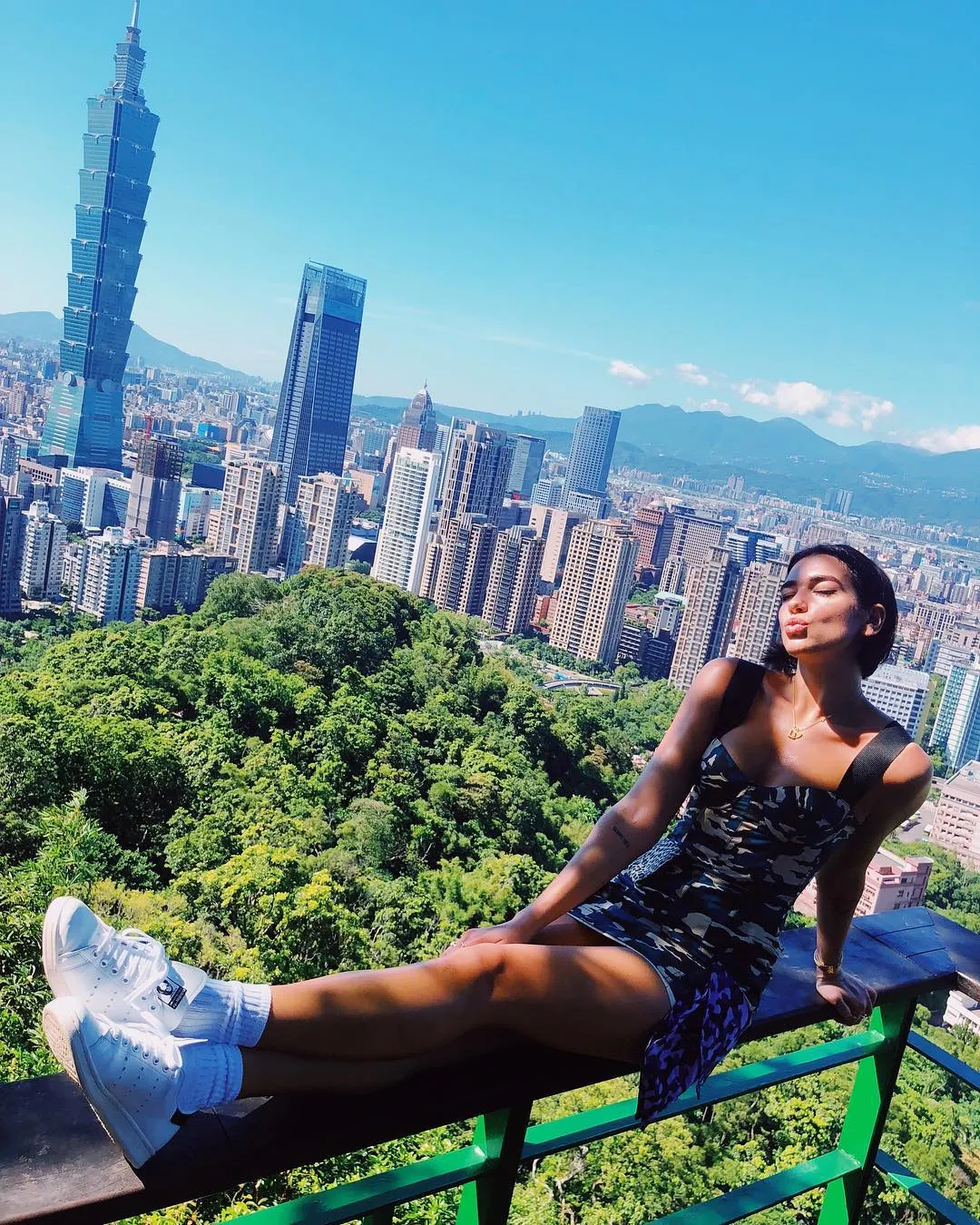 Дуа Ліпа Дуа Ліпа