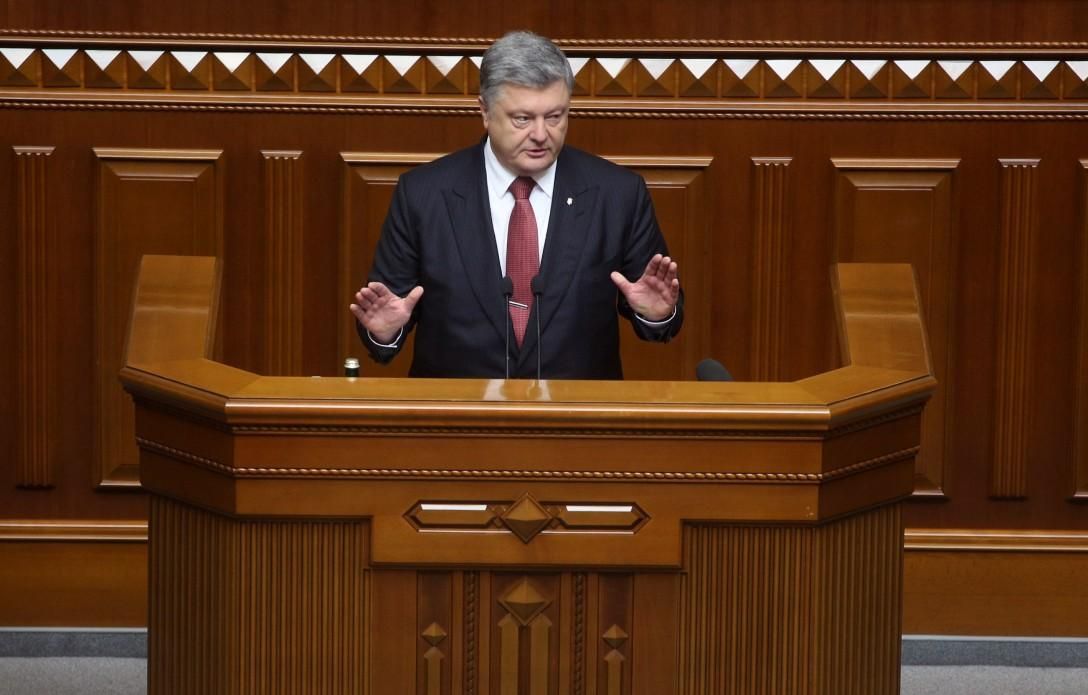 Порошенко пообіцяв захистити вірян, які захочуть відійти від Московського патріархату Порошенко пообіцяв захистити вірян, які захочуть відійти від Московського патріархату