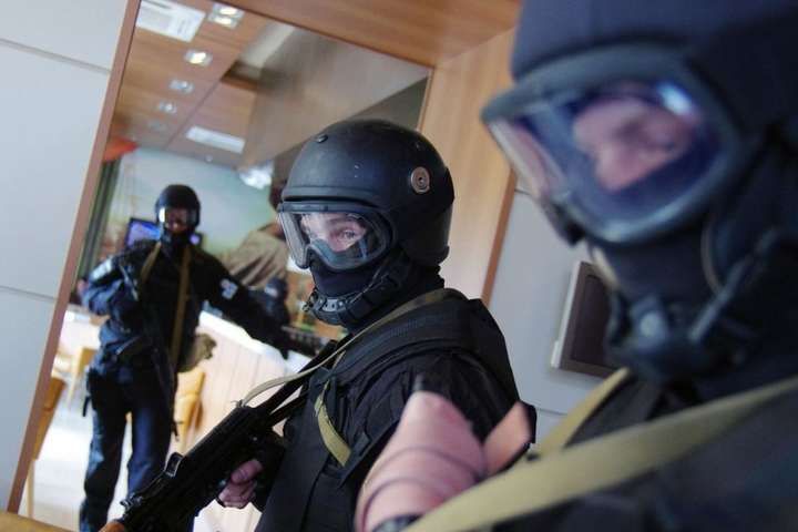 Правоохранители обыскивают Государственный экспертный центр: могут изъять реестр пациентов Правоохранители обыскивают Государственный экспертный центр: могут изъять реестр пациентов