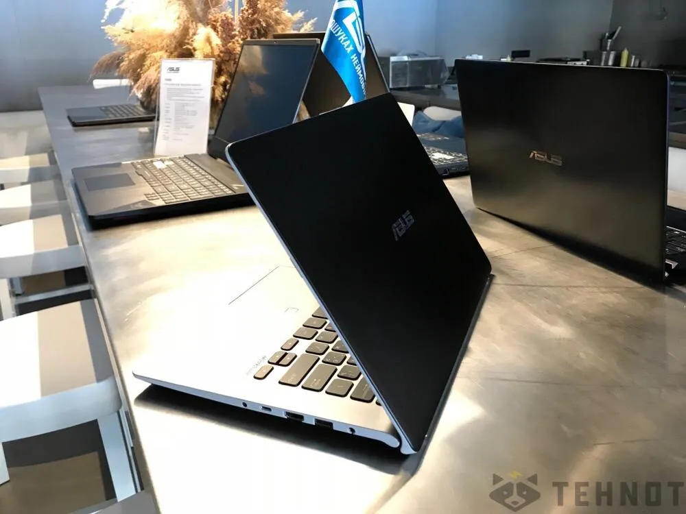 VivoBook S14 VivoBook S14