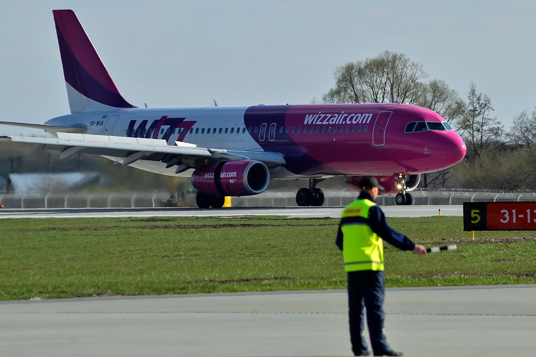 Wizz Air частіше літатиме з України: відома причина