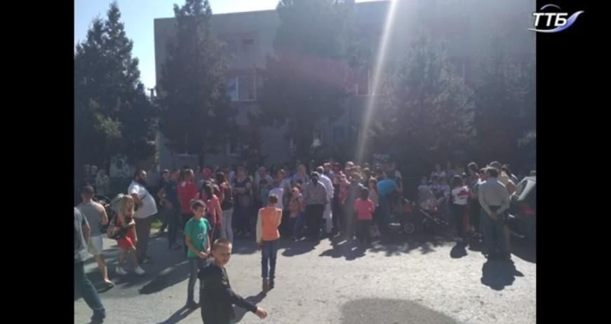 Масове отруєння на Тернопільщині: кількість постраждалих знову зросла, серед них багато дітей Масове отруєння на Тернопільщині: кількість постраждалих знову зросла, серед них багато дітей