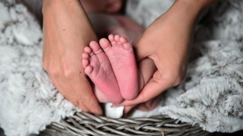 На Николаевщине родители оставили избитого ребенка в картонной коробке под роддомом На Николаевщине родители оставили избитого ребенка в картонной коробке под роддомом