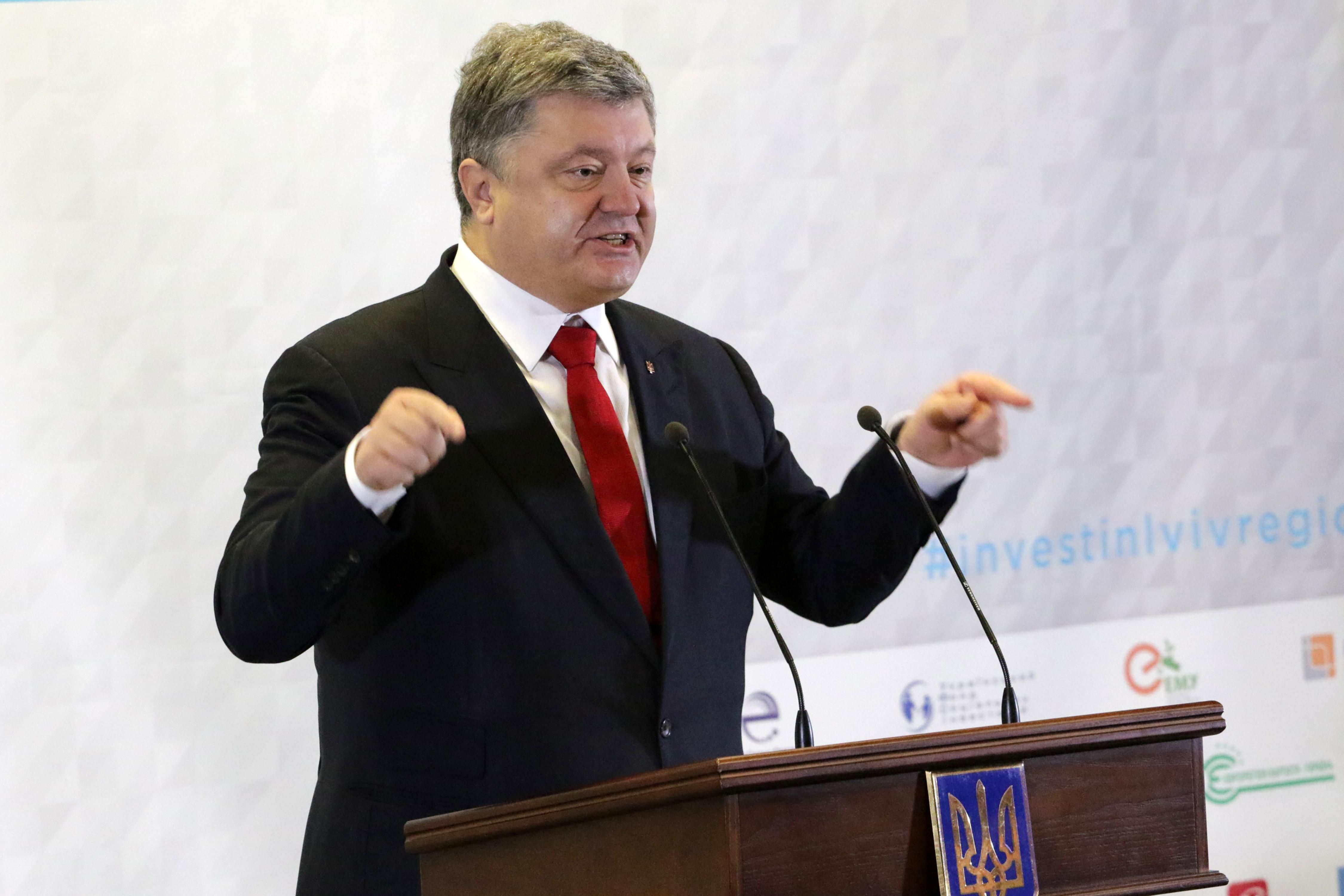 Росія вже втручається в українські вибори, – Порошенко