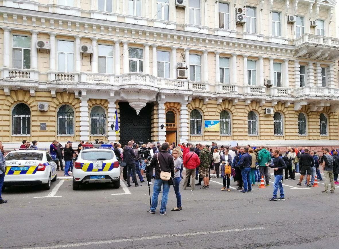 Замах на активіста Михайлика: в Одесі розпочались протести