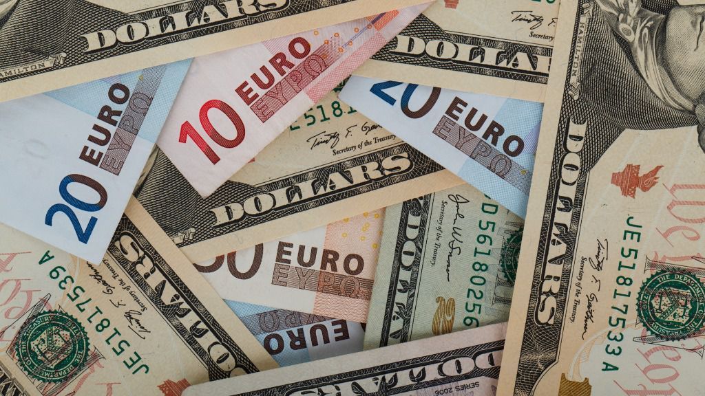Курс валют НБУ на сьогодні 25-09-2018: курс долара, курс євро
