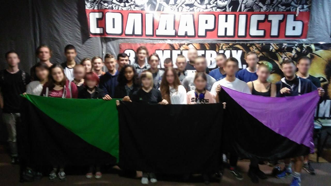 Напад ультраправих на молодих анархістів у Львові: усе, що відомо 