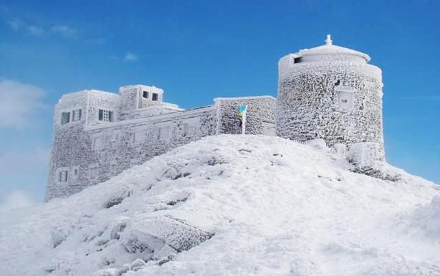 В Карпатах выпал первый снег: свежие фото