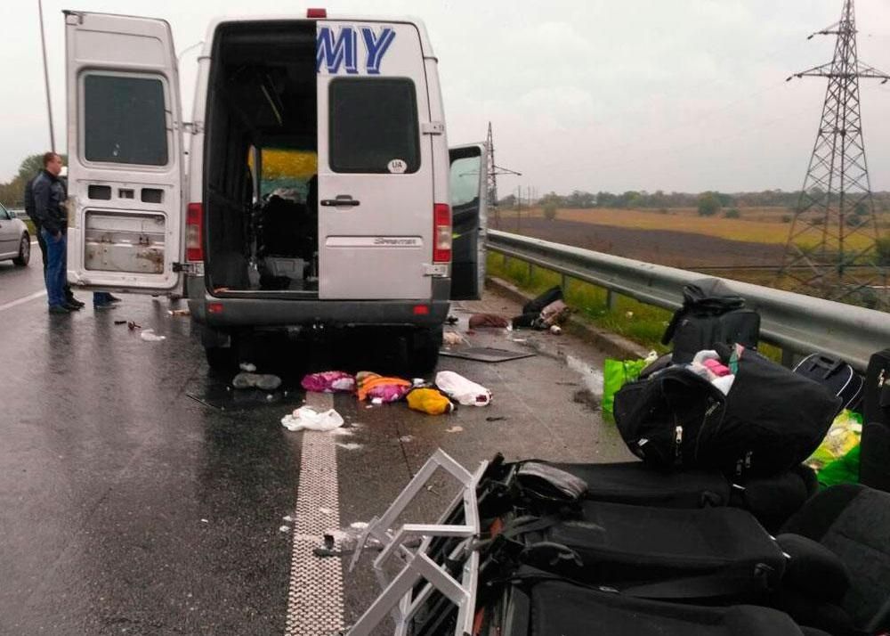 Смертельна ДТП на Полтавщині: маршрутка врізалась у молоковоз Смертельна ДТП на Полтавщині: маршрутка врізалась у молоковоз