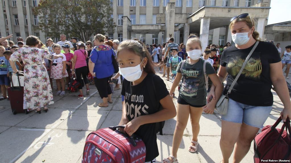 Химвыброс в Армянске: оккупанты рассказали, когда отправят детей в школу Химвыброс в Армянске: оккупанты рассказали, когда отправят детей в школу