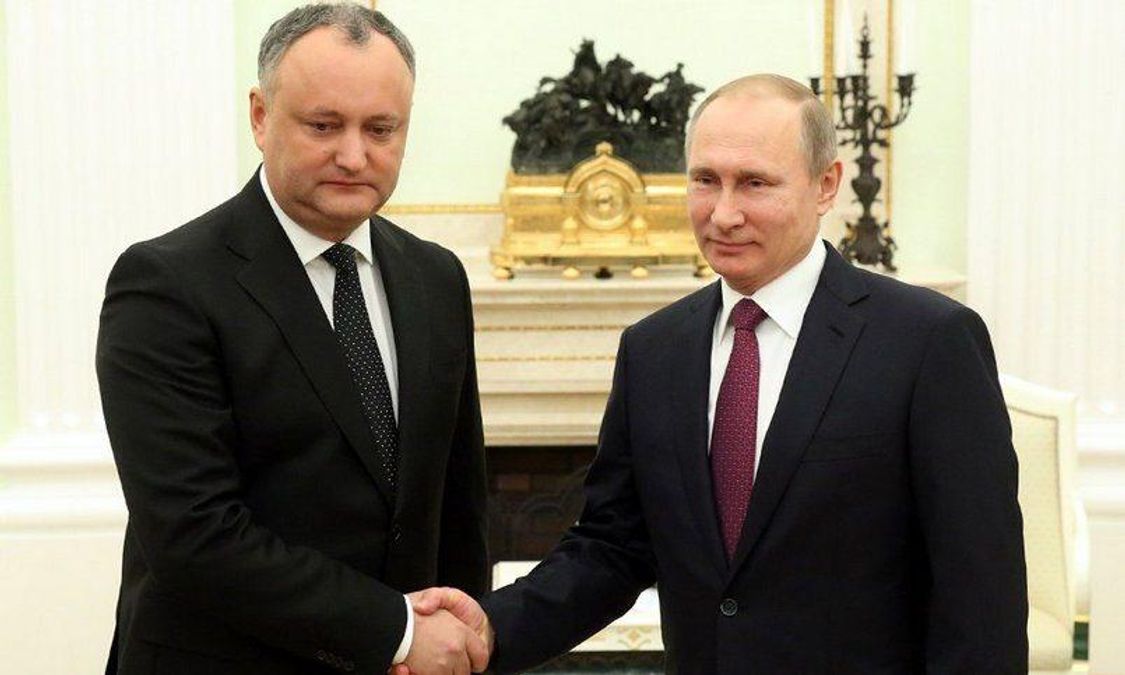 Пророссийский президент Молдовы, которого отстранили от должности, поедет к Путину Пророссийский президент Молдовы, которого отстранили от должности, поедет к Путину