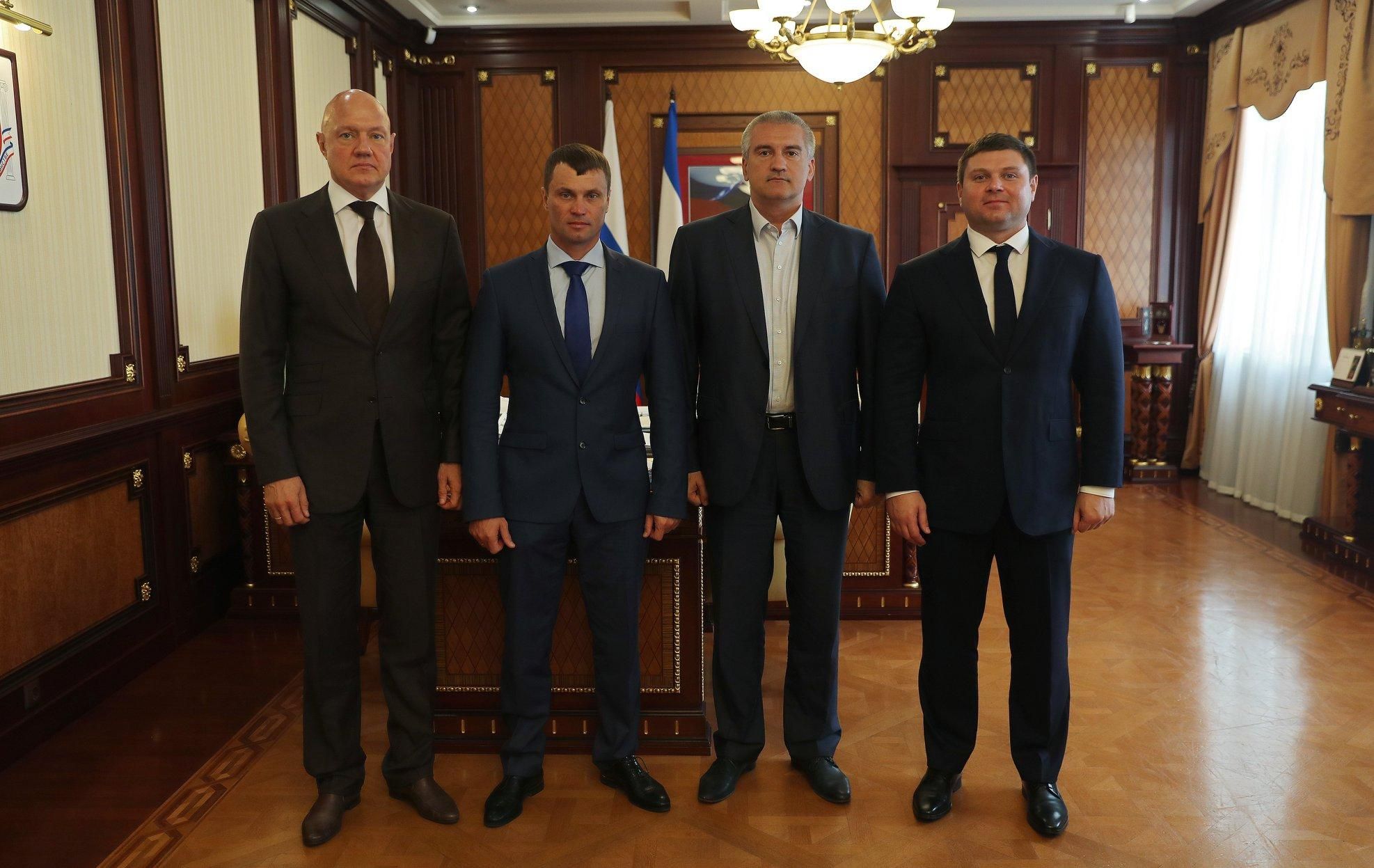 Кримські окупанти випрошують продовольство у проросійських бойовиків на Донбасі Кримські окупанти випрошують продовольство у проросійських бойовиків на Донбасі