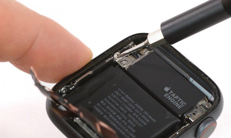 Можно ломать: Apple Watch Series 4 довольно легко отремонтировать Можно ломать: Apple Watch Series 4 довольно легко отремонтировать