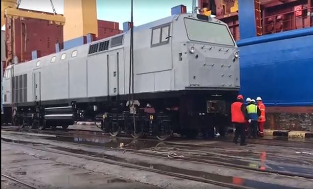 Украина получила еще 7 локомотивов General Electric: видео