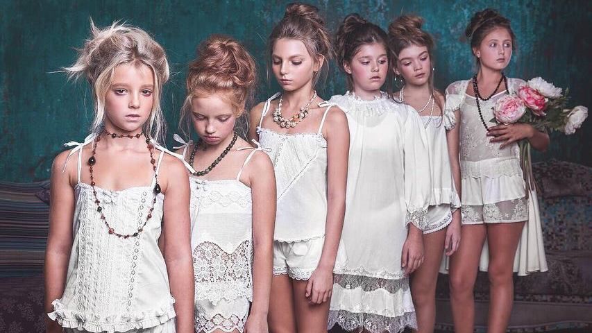 "Мрія педофіла" і "міні-бордель": реклама дитячої білизни одеської дизайнерки розгнівала мережу