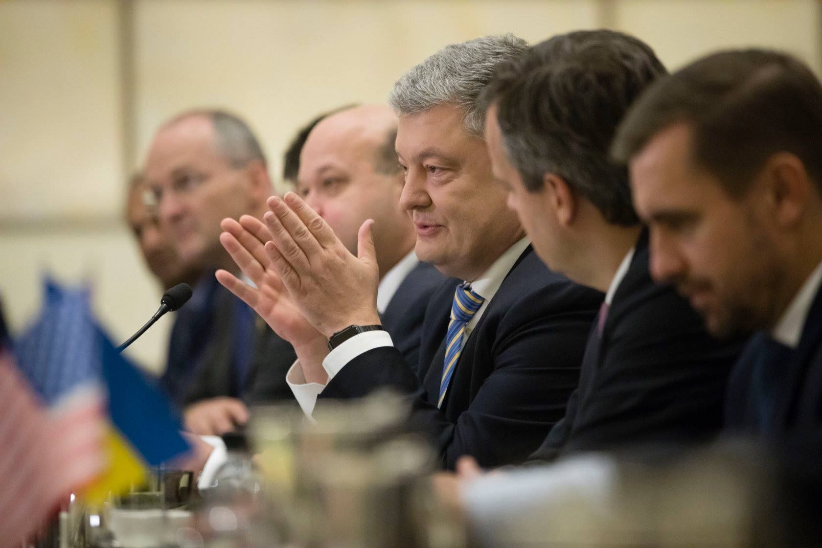 Як Порошенко святкує свій день народження у Нью-Йорку: відео Як Порошенко святкує свій день народження у Нью-Йорку: відео