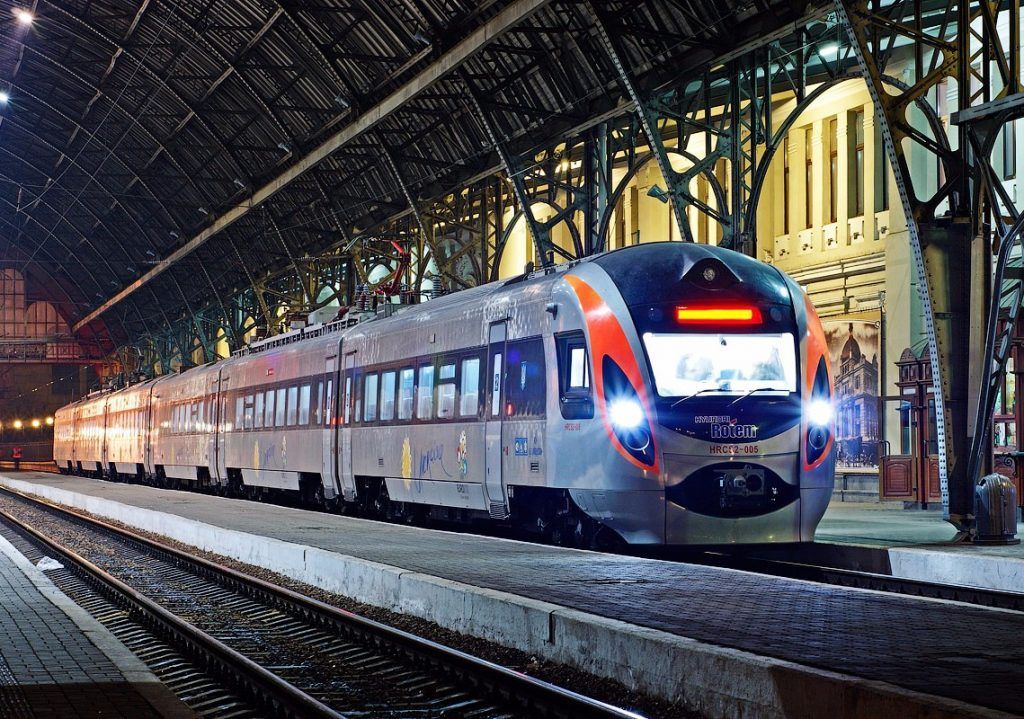 Укрзализныця изменила логотип: фото нового логотипа в 2018 Укрзализныця изменила логотип: фото нового логотипа в 2018