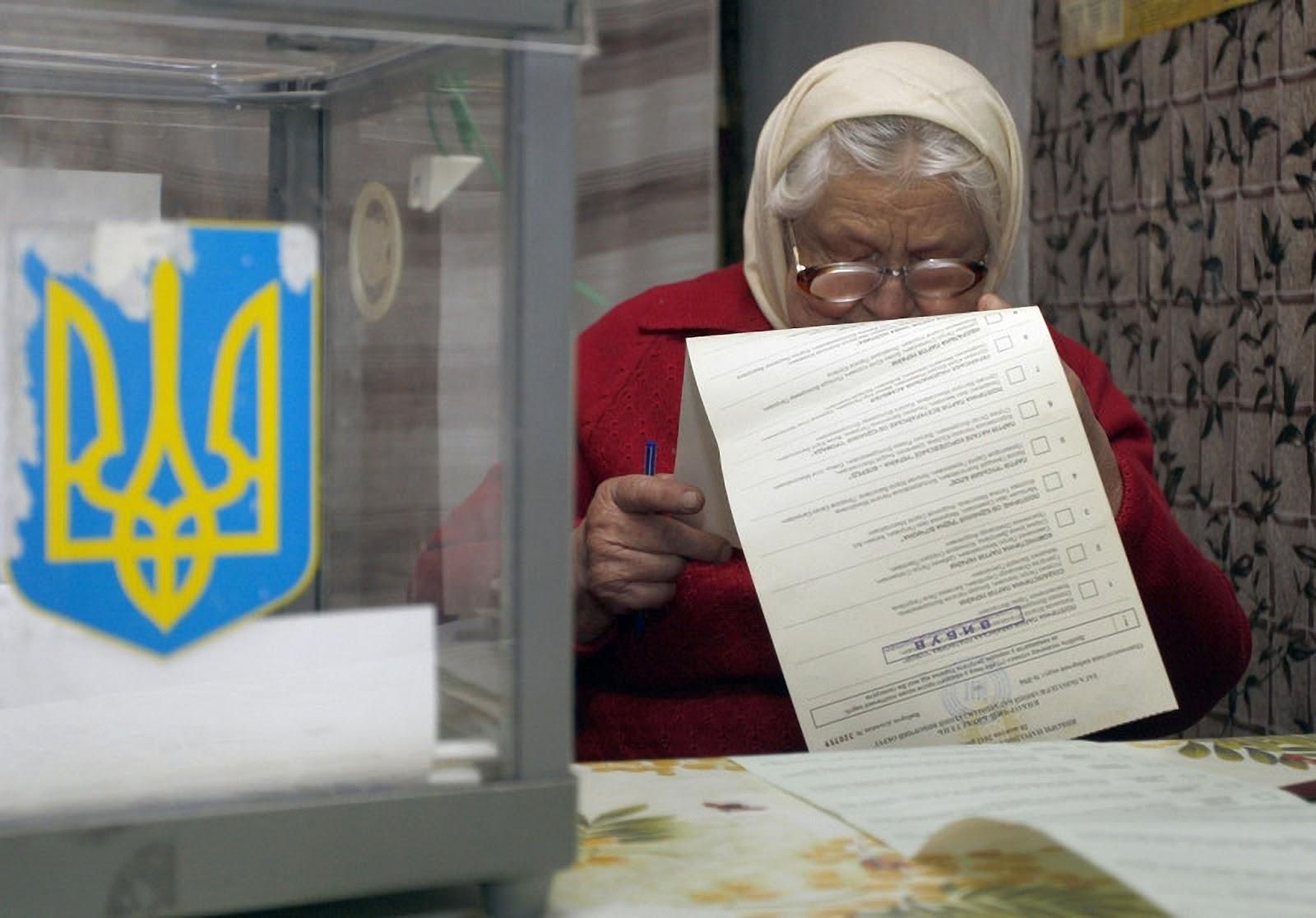 Виборчий закон не вигідно змінювати лише Порошенку: як українці вибирають владу Виборчий закон не вигідно змінювати лише Порошенку: як українці вибирають владу