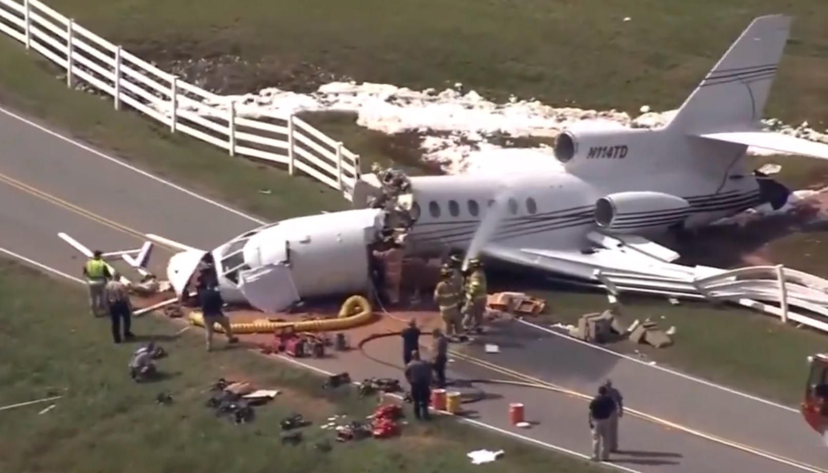 У США розбився реактивний літак: є жертви У США розбився реактивний літак: є жертви